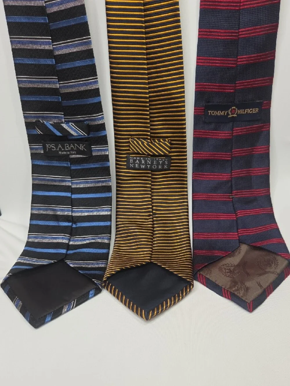 Barneys New York three horizontal